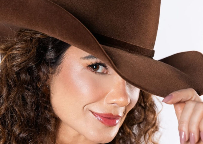 Paula Fernandes anuncia lançamento de versão de “Set Fire To The Rain” aprovada por Adele