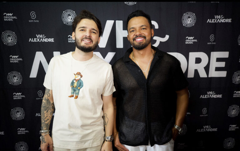 VH e Alexandre gravam audiovisual “Ouve Aí” no Espaço Vinny BBQ, em Goiânia
